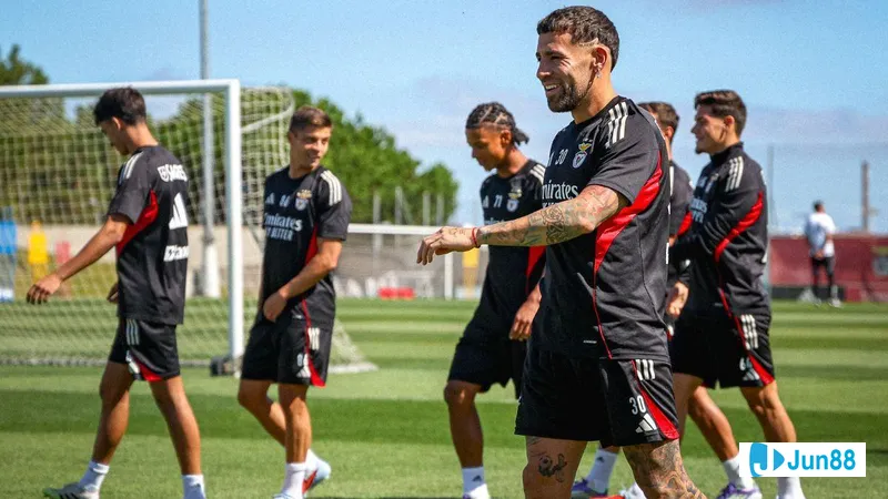 Hình ảnh trận đấu giữa Benfica và Qarabag Hình ảnh trận đấu giữa Benfica và Qarabag