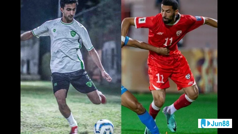 Cầu thủ từ đội Belarus U17 đang nỗ lực chiến đấu để giữ bóng khỏi cầu thủ đối phương từ Na…